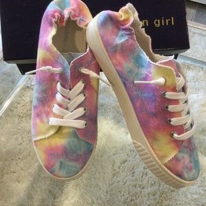 Madden girl slip on shoes size 10